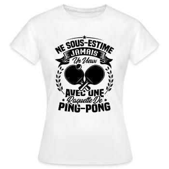 Un vieux avec une raquette de ping pong - T-shirt Femme - blanc - Devant - AI Model Female 172 dark (172cm)