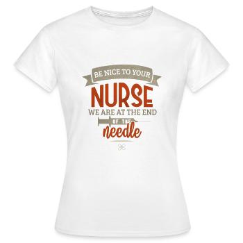 Krankenschwester sind am ende der Nadel - Frauen T-Shirt - Weiß - Vorne - AI Model Female 172 dark (172cm)