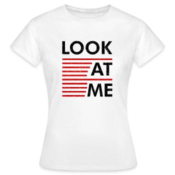 Déclaration Regardez-moi - T-shirt Femme - blanc - Devant - AI Model Female 172 dark (172cm)