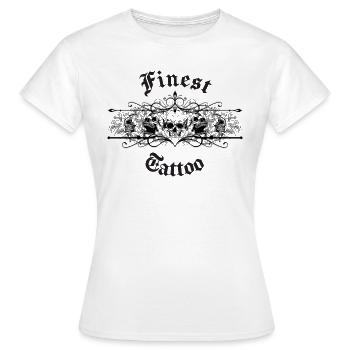 Style de tatouage avec crâne et fleurs - T-shirt Femme - blanc - Devant - AI Model Female 172 dark (172cm)