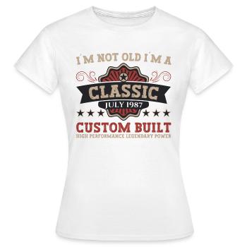 35e anniversaire Né 1987 Juillet Cadeaux Hommes - T-shirt Femme - blanc - Devant - AI Model Female 172 dark (172cm)