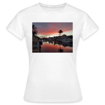 Empuriabrava Kanal - Frauen T-Shirt - Weiß - Vorne - AI Model Female 172 dark (172cm)