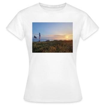 Sunset - Frauen T-Shirt - Weiß - Vorne - AI Model Female 172 dark (172cm)