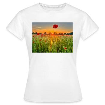 Mohnfeld Wolfsburg - Frauen T-Shirt - Weiß - Vorne - AI Model Female 172 dark (172cm)