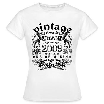 2009 Dezember, 2009, Dezember 2009, Dezember 2009, - Frauen T-Shirt - Weiß - Vorne - AI Model Female 172 dark (172cm)
