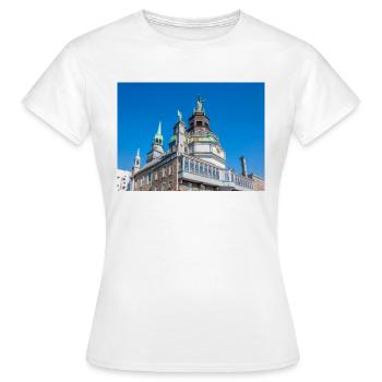 Chapelle Notre-Dame de Bon Secours, Montréal, Québec - T-shirt Femme - blanc - Devant - AI Model Female 172 dark (172cm)