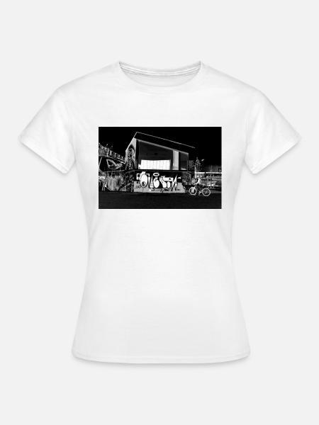 Drive Through - Frauen T-Shirt - Weiß