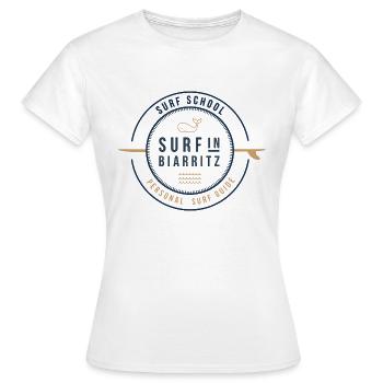 Logo für Surfen - Frauen T-Shirt - Weiß - Vorne - AI Model Female 172 dark (172cm)
