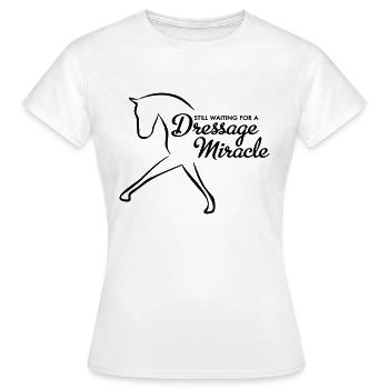 Dressur - Frauen T-Shirt - Weiß - Vorne - AI Model Female 172 dark (172cm)