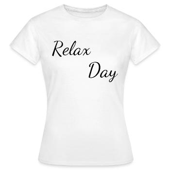 Relax day - T-shirt Femme - blanc - Devant - AI Model Female 172 dark (172cm)