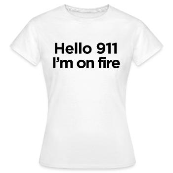 ICH BIN IN FLAMMEN - Frauen T-Shirt - Weiß - Vorne - AI Model Female 172 dark (172cm)