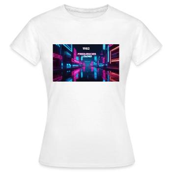 FRÉQUENCES CHARGÉES - T-shirt Femme - blanc - Devant - AI Model Female 172 dark (172cm)