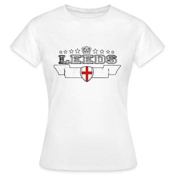leeds - Frauen T-Shirt - Weiß - Vorne - AI Model Female 172 dark (172cm)