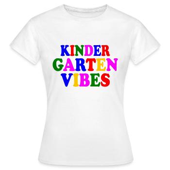 kindergarten vibes - T-shirt Femme - blanc - Devant - AI Model Female 172 dark (172cm)