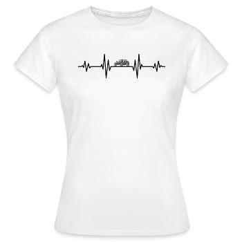 Dune Buggy Heartbeat Line - Dünen Strand Buggy - Frauen T-Shirt - Weiß - Vorne - AI Model Female 172 dark (172cm)