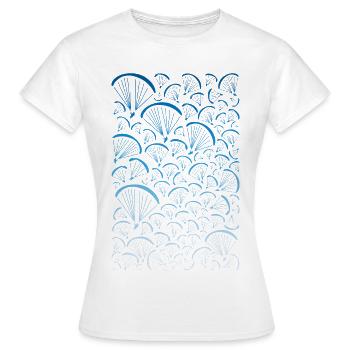 Paragliders Verlauf weiß blau - Frauen T-Shirt - Weiß - Vorne - AI Model Female 172 dark (172cm)