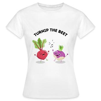 Navet la betterave - Légumes dansants - T-shirt Femme - blanc - Devant - AI Model Female 172 dark (172cm)