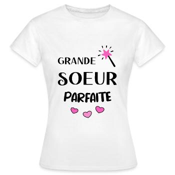 Grande soeur parfaite - cadeau grande soeur - T-shirt Femme - blanc - Devant - AI Model Female 172 dark (172cm)