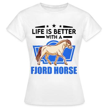 Livet er bedre med en fjordhest - Dame-T-shirt - hvid - Foran - AI Model Female 172 dark (172cm)