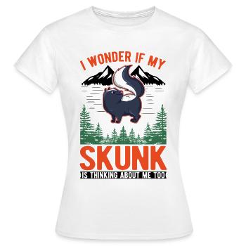 Skunk lover - Women's T-Shirt - white - Front - AI Model Female 172 dark (172cm)