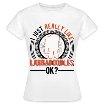 J’aime bien les Labradoodles - T-shirt Femme - blanc - Devant - AI Model Female 172 dark (172cm)