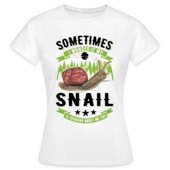 Schnecke Geschenk Weinbergschnecke - Frauen T-Shirt - Weiß - Vorne - AI Model Female 172 dark (172cm)