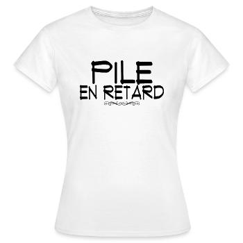 pile en retard - T-shirt Femme - blanc - Devant - AI Model Female 172 dark (172cm)