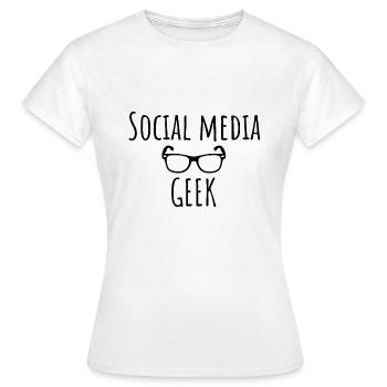 Social Media Funny Saying - Social Media Gee - Women's T-Shirt - white - Front - AI Model Female 172 dark (172cm)