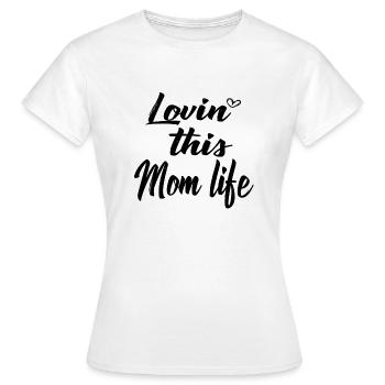 Love Heart Mom Mother Mother's Day Gift - Women's T-Shirt - white - Front - AI Model Female 172 dark (172cm)
