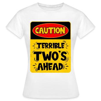 Attention: Deux terribles sur le chemin - T-shirt Femme - blanc - Devant - AI Model Female 172 dark (172cm)