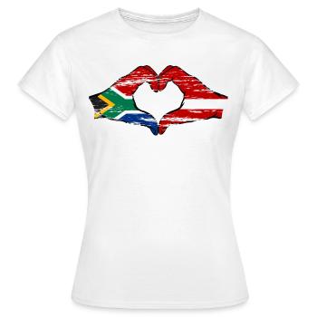 Afrique du Sud Lettonie Drapeau Mains Coeur Forme Utilisé - T-shirt Femme - blanc - Devant - AI Model Female 172 dark (172cm)