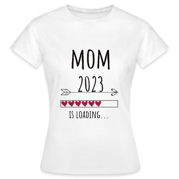 Mom 2023 Pregnancy Expectant Mom Gift - Women's T-Shirt - white - Front - AI Model Female 172 dark (172cm)