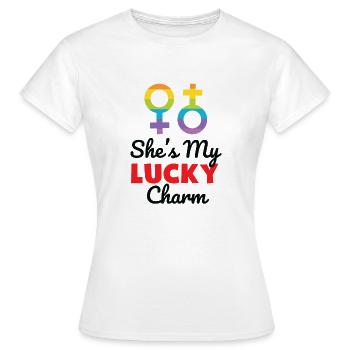 Sie ist mein Glücksbringer LGBTQ Regenbogen-Stolz-T-Shirt - Frauen T-Shirt - Weiß - Vorne - AI Model Female 172 dark (172cm)