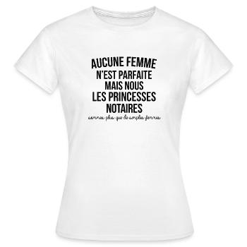 NOTAIRES, SOMMES PLUS QUE DE SIMPLES FEMMES - T-shirt Femme - blanc - Devant - AI Model Female 172 dark (172cm)