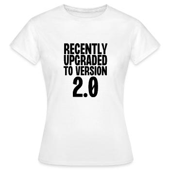 Kürzlich auf Version 2 aktualisiert - Frauen T-Shirt - Weiß - Vorne - AI Model Female 172 dark (172cm)