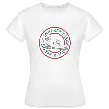 Sneaker Freak - Frauen T-Shirt - Weiß - Vorne - AI Model Female 172 dark (172cm)