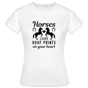 Les chevaux laissent des empreintes de sabots sur votre cœur - T-shirt Femme - blanc - Devant - AI Model Female 172 dark (172cm)