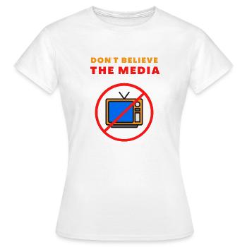 T-shirts et accessoires « NE CROYEZ PAS LES MÉDIAS » pour - T-shirt Femme - blanc - Devant - AI Model Female 172 dark (172cm)