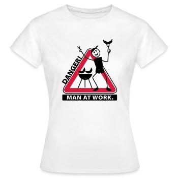 man_at_grill - T-shirt Femme - blanc - Devant - AI Model Female 172 dark (172cm)