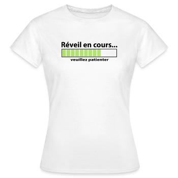 Réveil en cours - T-shirt Femme - blanc - Devant - AI Model Female 172 dark (172cm)