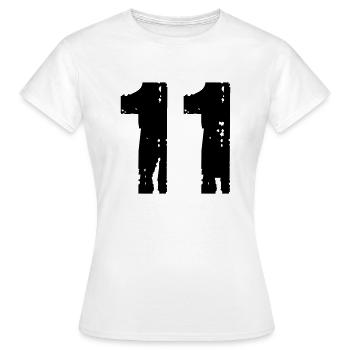 11 - Frauen T-Shirt - Weiß - Vorne - AI Model Female 172 dark (172cm)