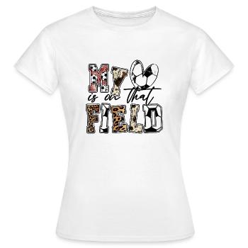 My heart is on that field - Women's T-Shirt - white - Front - AI Model Female 172 dark (172cm)