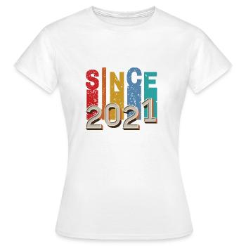 Since 2021 retro - T-shirt Femme - blanc - Devant - AI Model Female 172 dark (172cm)