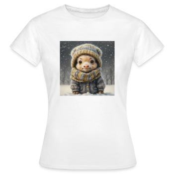 Niedliches Fantasietier mit Kleidung im Schnee - Frauen T-Shirt - Weiß - Vorne - AI Model Female 172 dark (172cm)