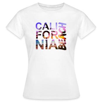 california beach - Frauen T-Shirt - Weiß - Vorne - AI Model Female 172 dark (172cm)