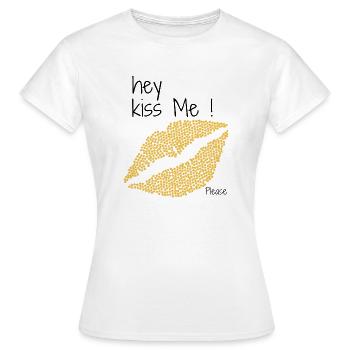 Küss mich - Frauen T-Shirt - Weiß - Vorne - AI Model Female 172 dark (172cm)
