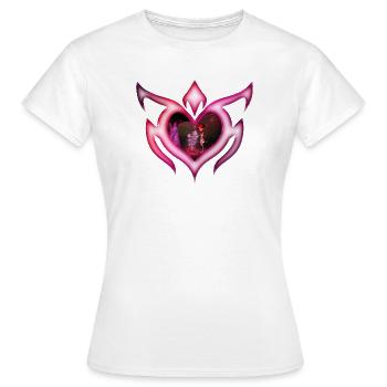 Impressive scorpion with pyramid - Women's T-Shirt - white - Front - AI Model Female 172 dark (172cm)