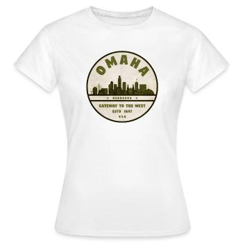 Omaha Skyline Vintage Abzeichen - Frauen T-Shirt - Weiß - Vorne - AI Model Female 172 dark (172cm)