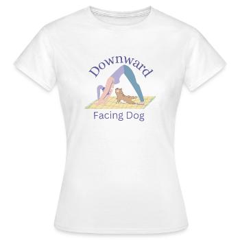 Chien tête en bas - Yoga Tea - T-shirt Femme - blanc - Devant - AI Model Female 172 dark (172cm)