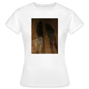 Zusammen auf uralten Stufen - Frauen T-Shirt - Weiß - Vorne - AI Model Female 172 dark (172cm)